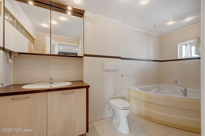 Aviatiei, apartament 3 camere 95 mp,
